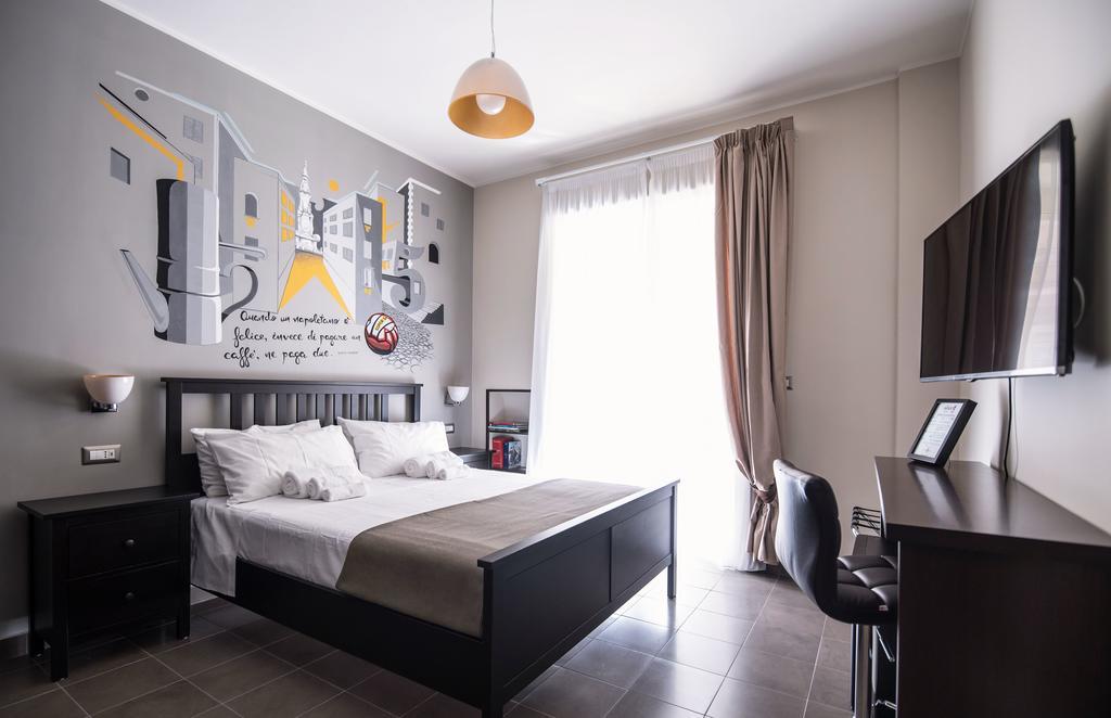 Bed And Breakfast Via Toledo 156 Napoli Bagian luar foto