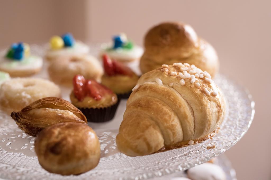 Bed And Breakfast Via Toledo 156 Napoli Bagian luar foto