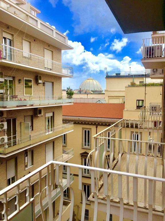 Bed And Breakfast Via Toledo 156 Napoli Bagian luar foto