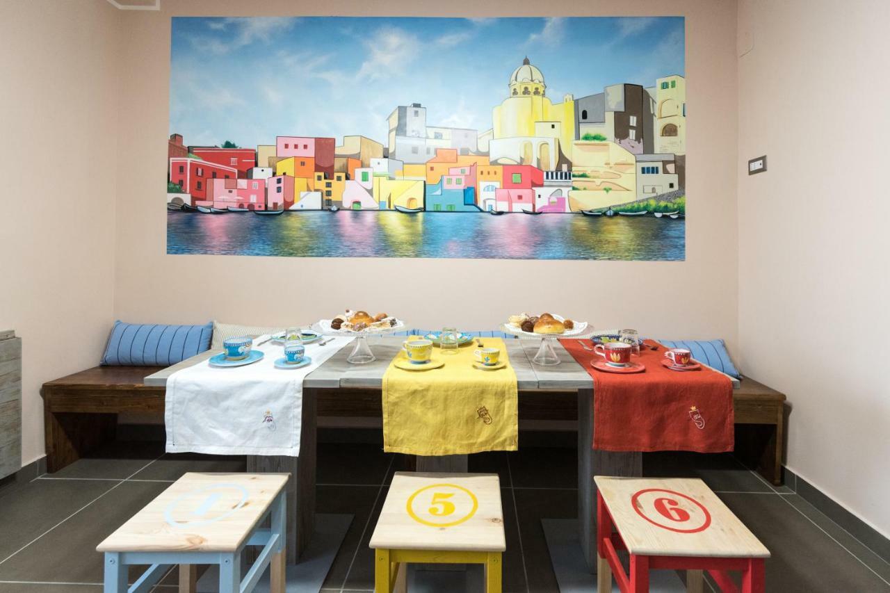 Bed And Breakfast Via Toledo 156 Napoli Bagian luar foto