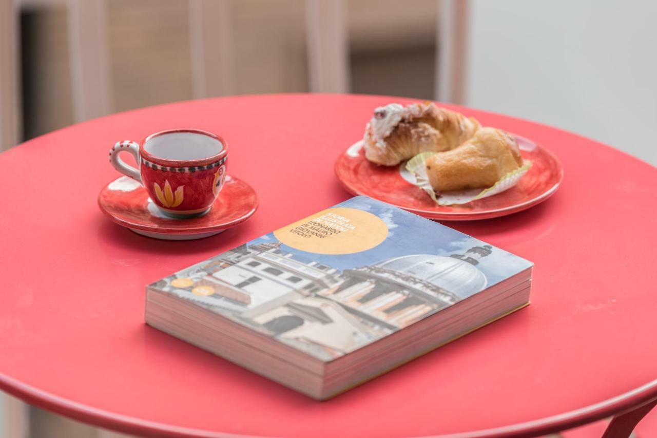 Bed And Breakfast Via Toledo 156 Napoli Bagian luar foto