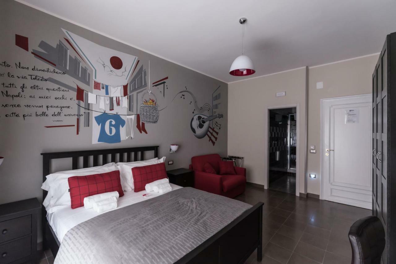 Bed And Breakfast Via Toledo 156 Napoli Bagian luar foto